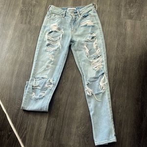 PacSun mom jeans in light blue denim color